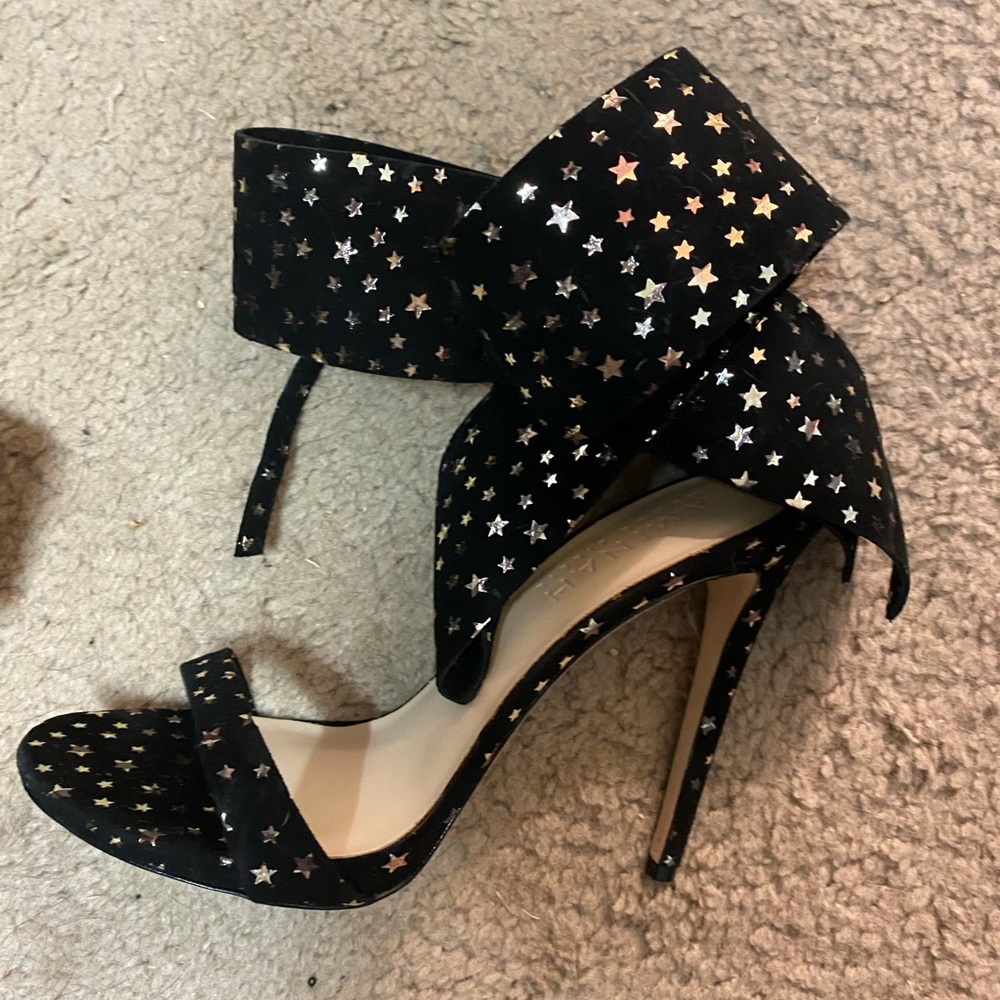Black and silver star bowed heels